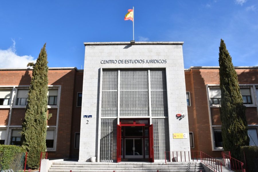 sueldospublicos's tweet image. ¿Cuánto pagas de #wifi? Una dirección general del ministerio de Bolaños renueva su red #wifi y electrónica de red de la sede de @Madrid por casi 94.600 euros. ¿Cuánto cobra la directora del Centro de Estudios Jurídicos (CEJ)?sueldospublicos.com/texto-diario/m… @M_Presidencia