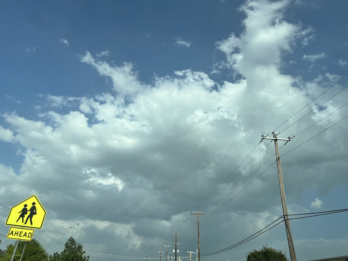 Nico_Day's tweet photo. Clouds north of Dallas  @ryanhallyall https://t.co/PRVlr34GBQ