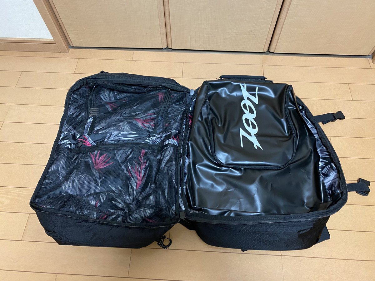 Ken_Bell_'s tweet photo. 4泊5日のトライアスロン遠征に備えて42L+10Lのトランジションバッグを購入。
52L大容量サイズなので、スイム、バイク、ランの3種目のギアの他に宿泊荷物が収納出来そう。しかもバッグが見開きで出し入れしやすい。
3万もしたので長く大事に使いたい。😃 https://t.co/bxPtB42sVv