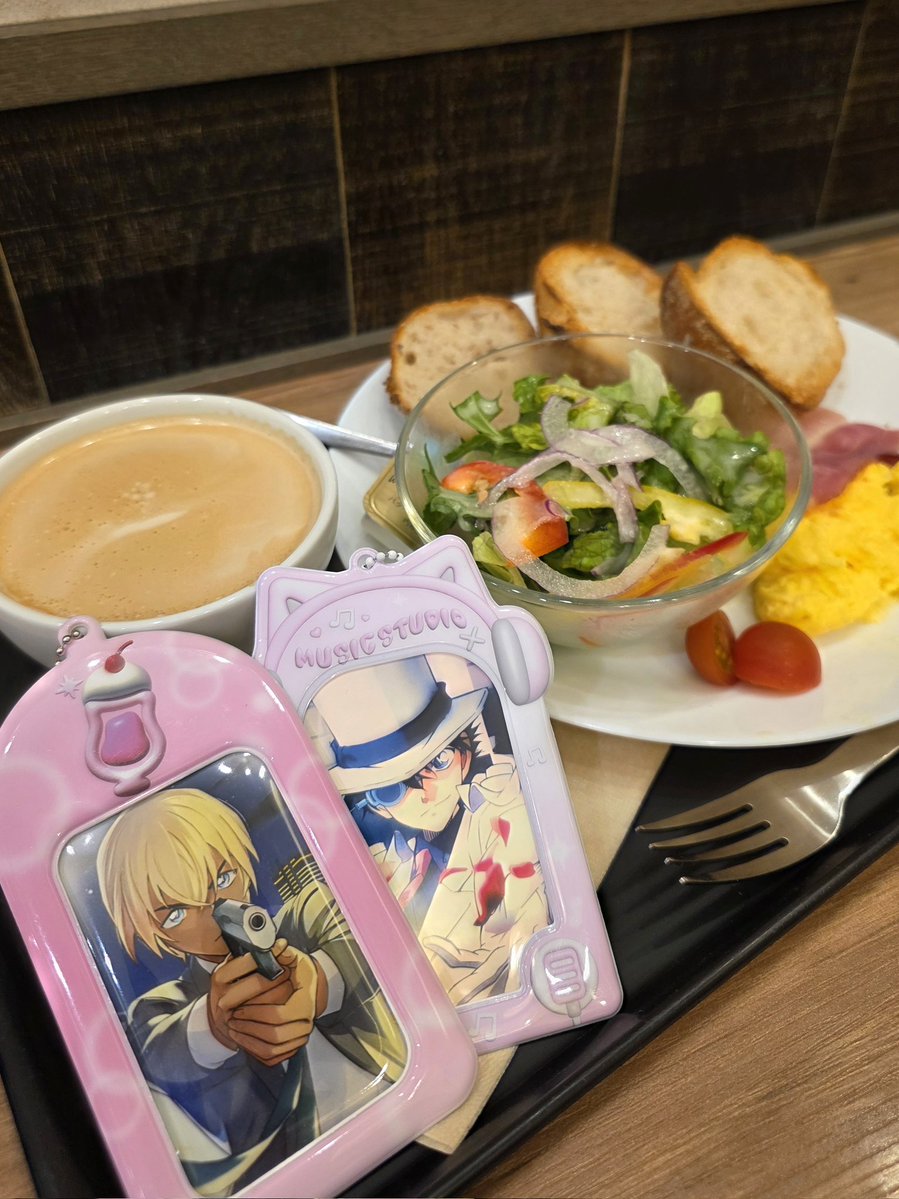 お腹空いたのでカフェでモーニング