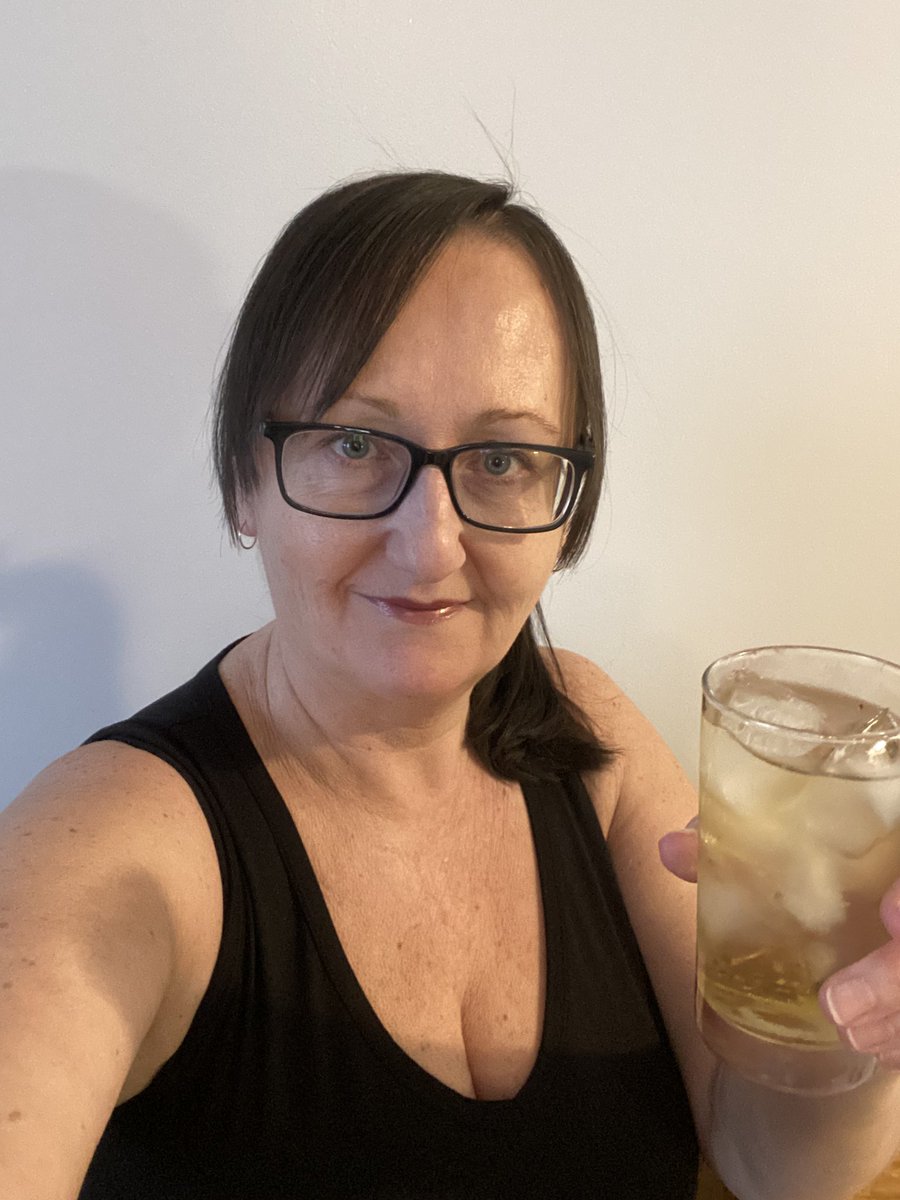 Connie Foote 🫐 tweet media