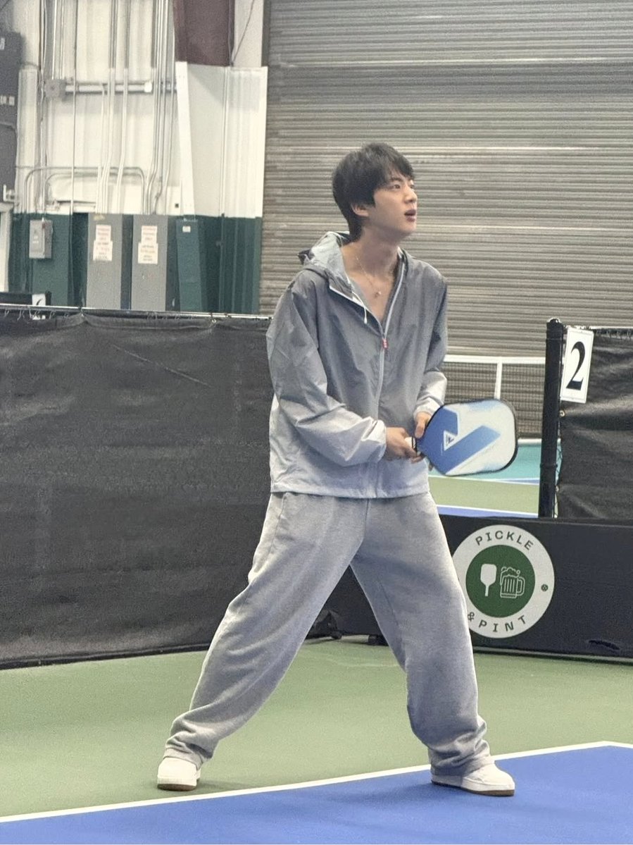 SalangBangtan7's tweet image. Tampa does have this effect on people. 😅 #BTS #Jin in #Tampa 
instagram.com/p/DXptge4FjZF/…