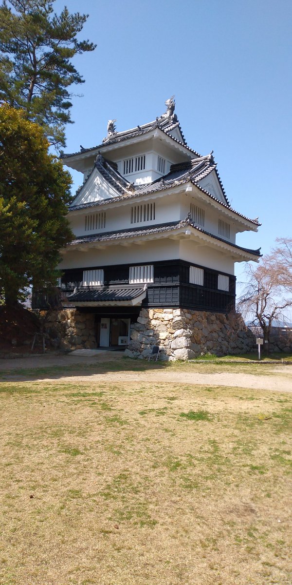 城の散歩道 櫓㉗ 1️⃣和歌山城 乾櫓 2️⃣吉田城 鉄櫓(天守代用)