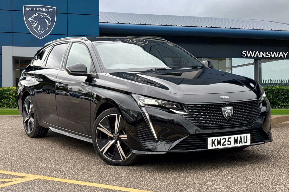swanswaychester's tweet image. Peugeot 308 SW GT Hybrid 🔥

2025, one owner &amp;amp; full service history. 1.2L petrol hybrid with advanced 3D i-Cockpit &amp;amp; matrix LED lights.

Find out more 👉swanswaygarages.com/vehicle-detail…
#Peugeot308 #UsedCars