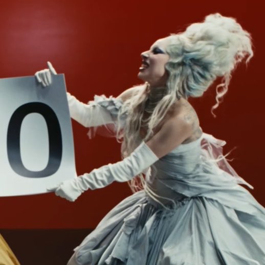 TⱯY 🪩🫧🖤 tweet media