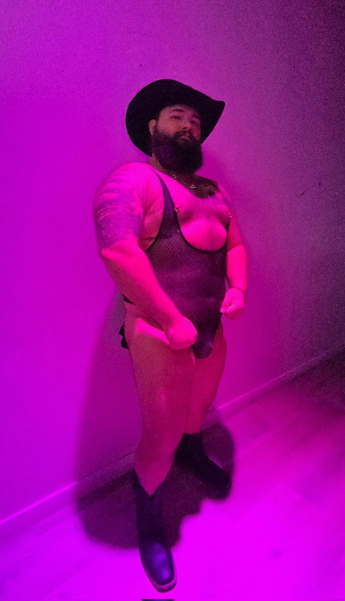 BurlyJohan's tweet photo. Good times at MegaWolf, lets do it again. https://t.co/dXP6vDygrF