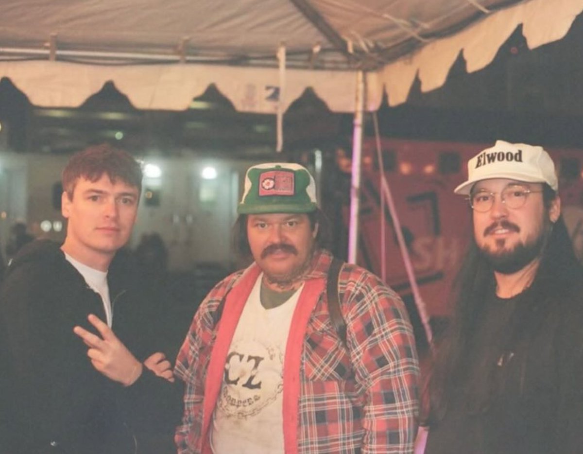Knocked Loose photographed backstage with Matty Matheson (Pig Pen, The Bear).

📷 Wallyedge on IG