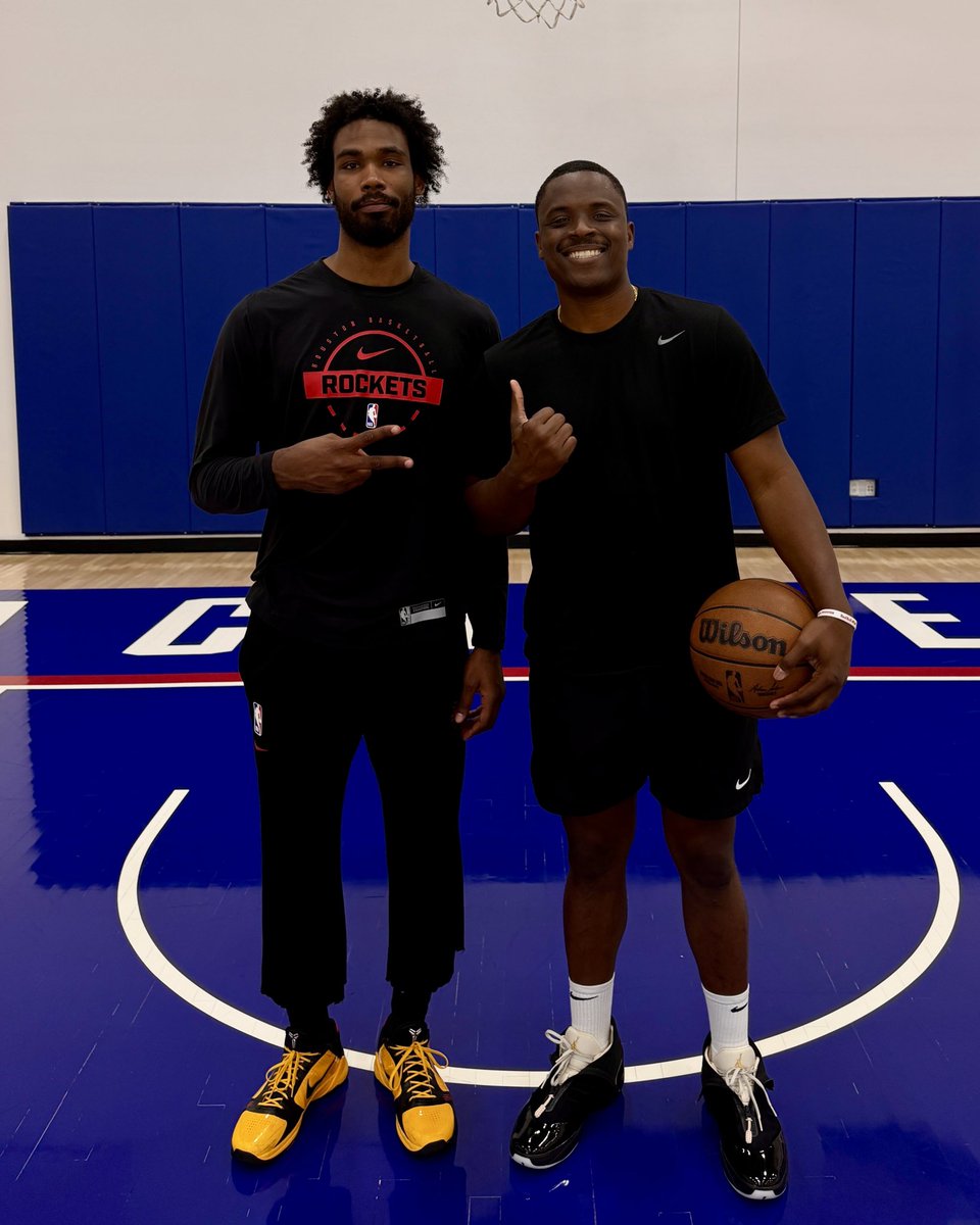 LethalShooter__'s tweet image. I never take it lightly when a player trust me with their game. Tari is committed to his game. It’s a honor to train him.🙏🏾 #Rockets
