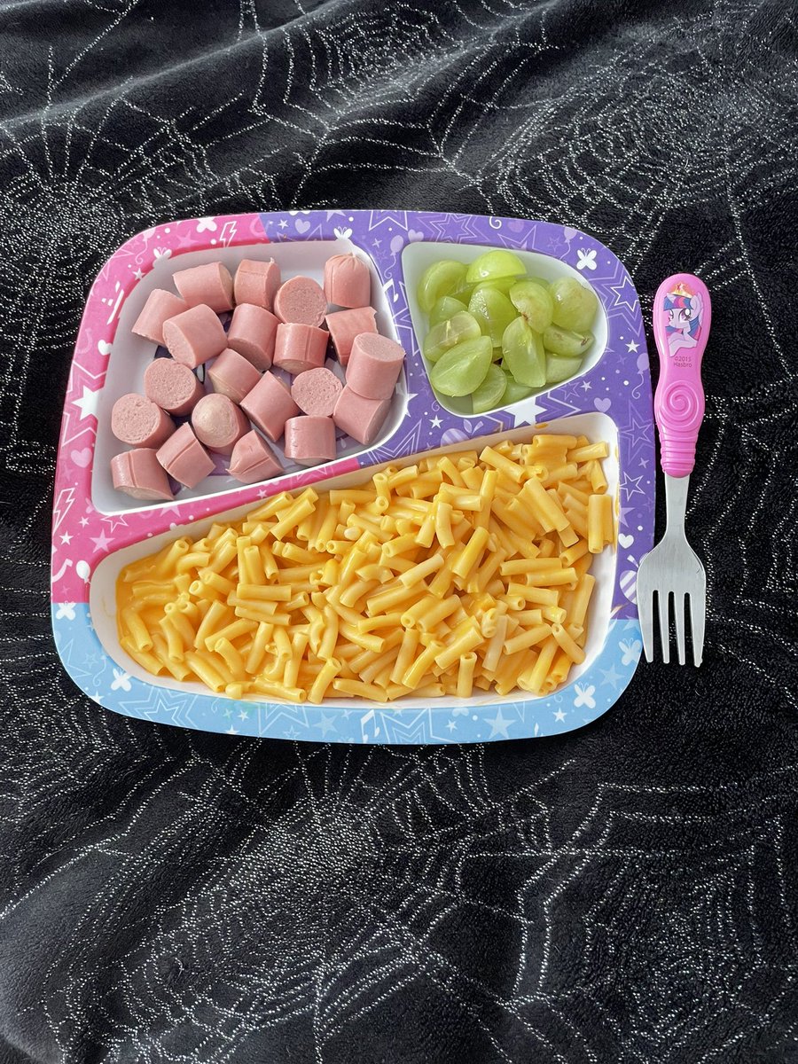 glittercupcak's tweet image. Today’s #eats / #omad

430 calories and I’ve had about 2.4k steps! Gonna have to 64oz of water