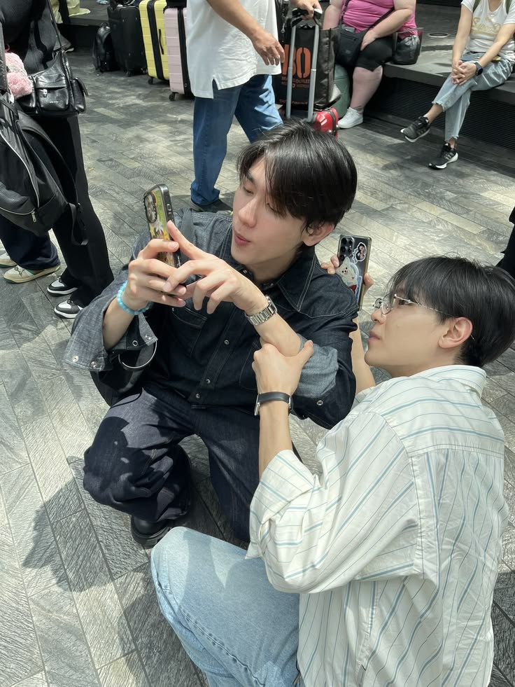 gguk1967's tweet image. opinión que nadie pidió pero la voy a decir igual JAJAJ
habría estado bueno que en #Melodyofsecrets hubiese puesto un beso del junior con el book JAJA mi shipp fantasma 
vayan a ver la serie está muy infravalorada

#forcebookseries #junior 
#book