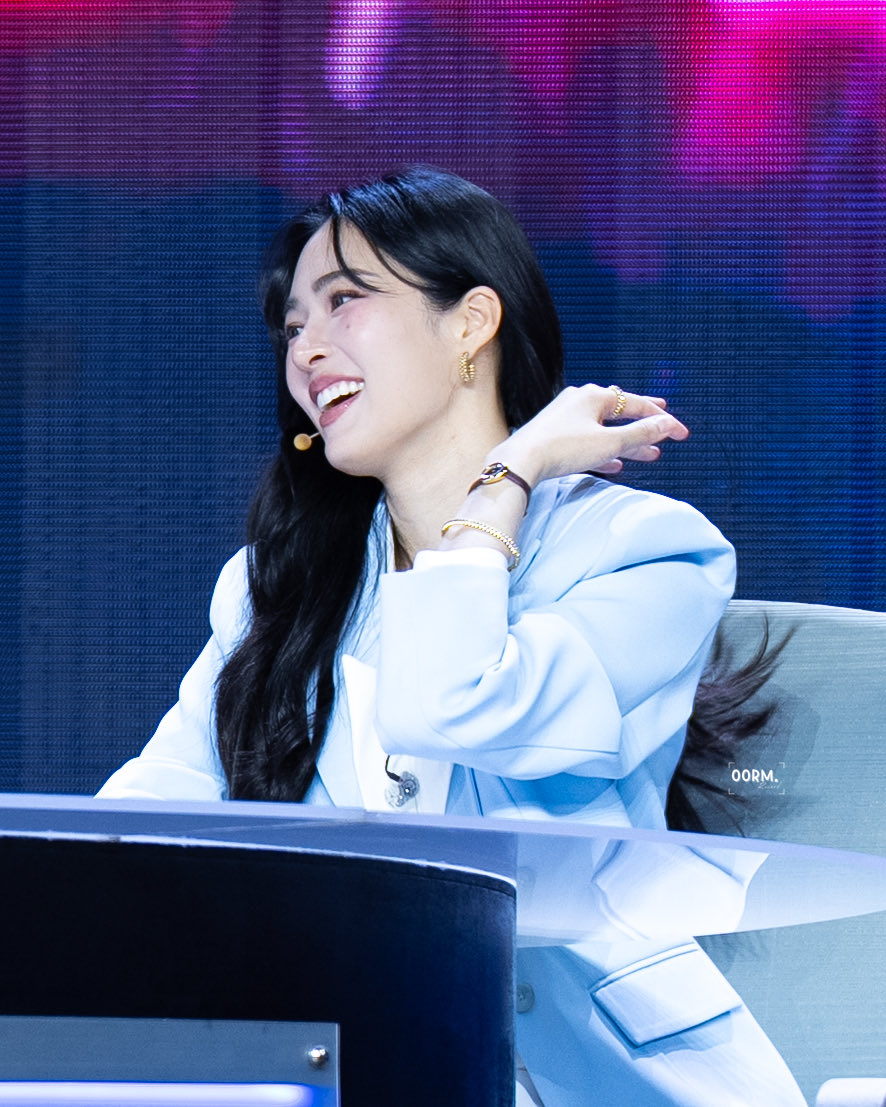 00rm.record tweet media