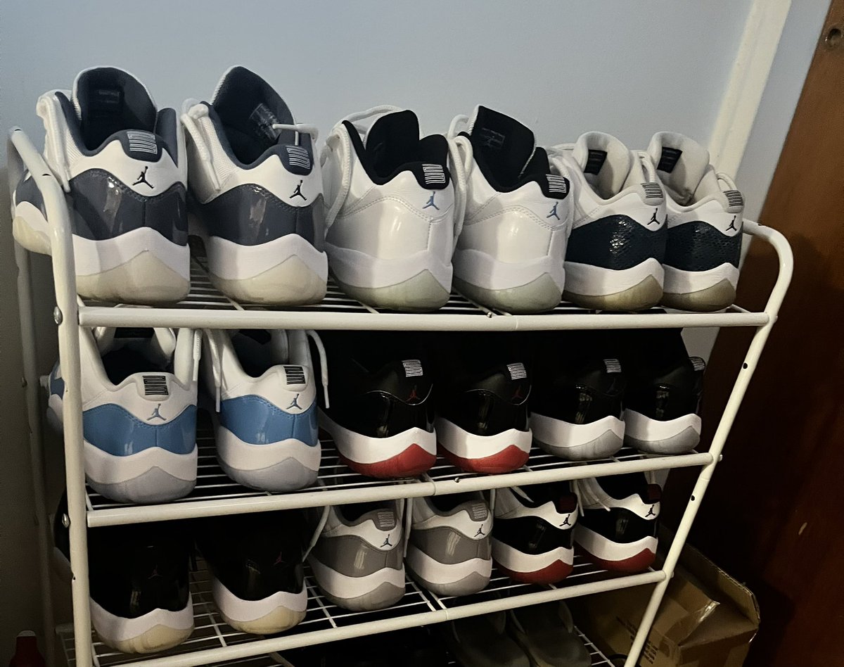 jadendaly's tweet image. Finally done with all my 11 lows, so I had to show off the latest rotation at the door. Still debating what to run through next, and it’s between 1s, 3s and 13s so far. Need something comfortable for the next cycle.

#KOTD #snkrskickcheck