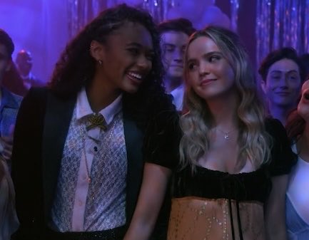 MARI ⸆⸉ 💫 tweet media