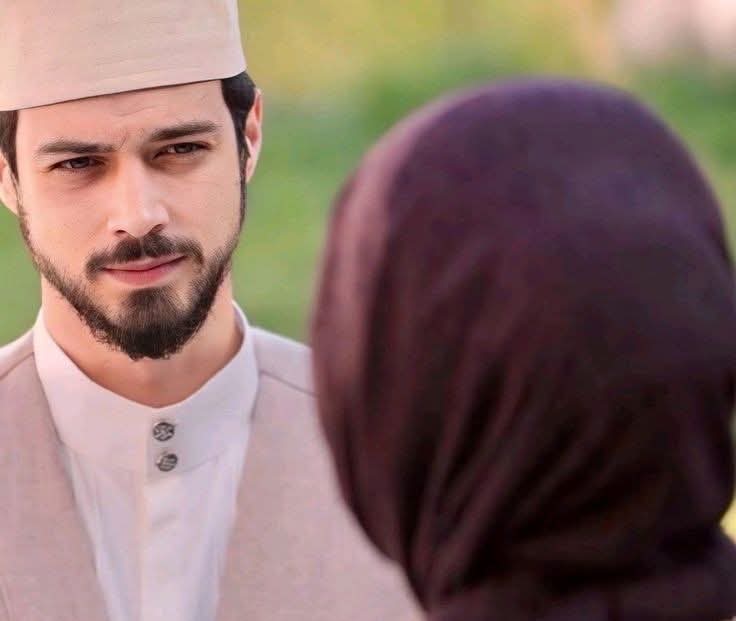 #CünZey
 كيف لمن يحب أن يتخطى💔