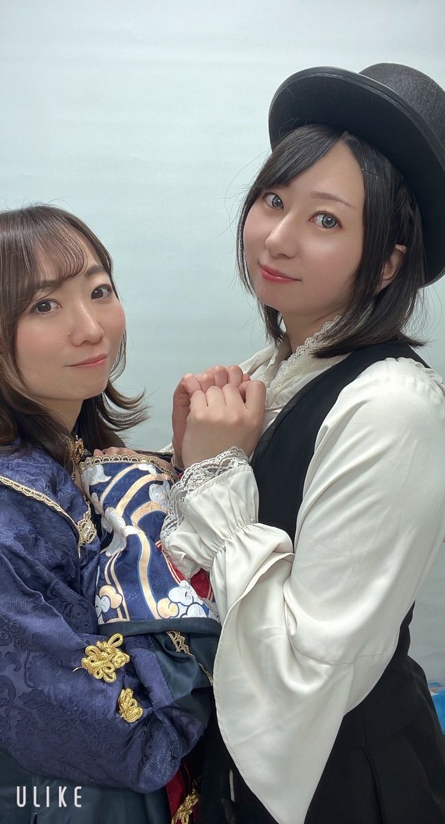 朗読劇の日、実は迷子になりまくって会場に着くのに1時間かかったの🙊笑
未だに足の裏とふくらはぎが痛い〜😂
歩数計見たらその日22000歩も歩いてたよ！！！よく歩いた日🕊🌿✨

全然関係ないんだけど、めるちゃんと身長差が結構あるってことに今更ながらビックリしてる🤣🤣🤣