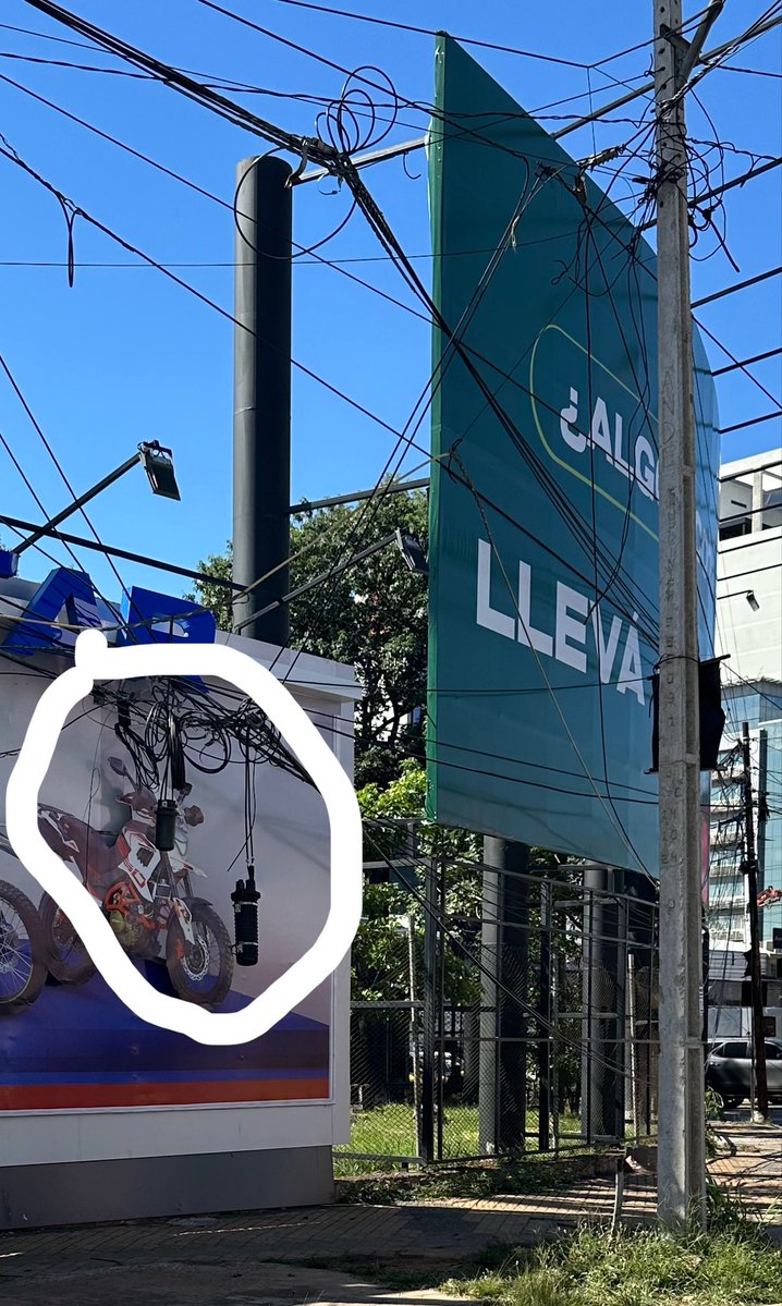 La verdad no entiendo com pueden estar al alcance de la gente y cómo pueden ser tan irresponsables. Es un “kilombo” ya este tema de los cables.