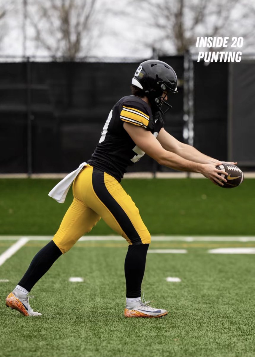inside20punting's tweet photo. from footy in Australia to Iowa &amp; Notre Dame in the USA 🇺🇸

my two sons @BostonEveritt10 &amp; @jasper_scaife https://t.co/6NyqBZfAmi