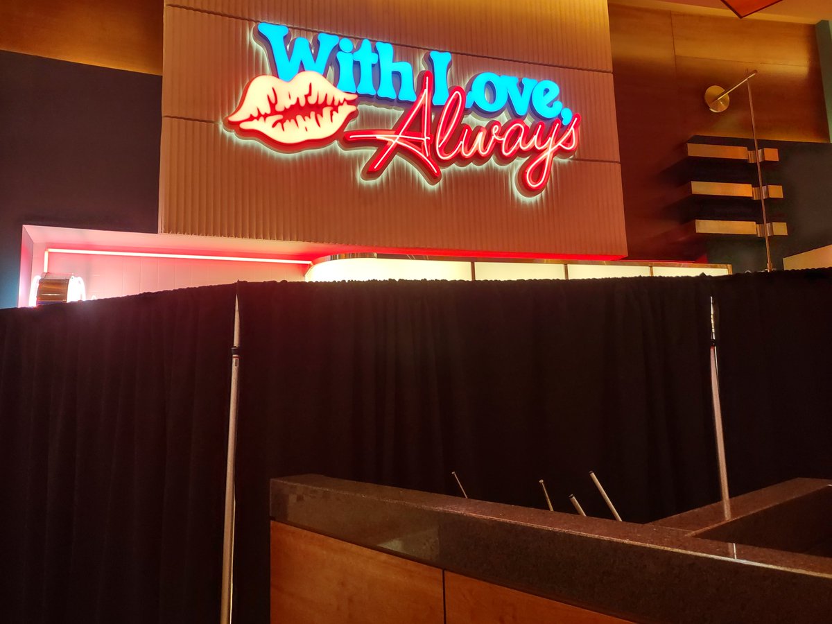 DanBehringer221's tweet image. Getting close? Looks like popular smashburger place With Love, Always is nearing its opening at Red Rock Resort. @redrockcasino @VitalVegas @LasVegasLocally #lasvegas #food #eats #newstuff