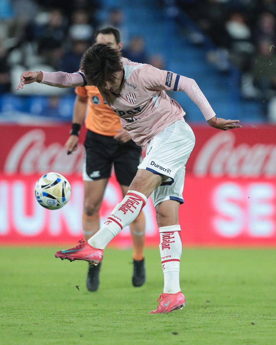 clubaunion's tweet image. #TorneoMercadoLibre Apertura

32' ST ⏱️ cambio en Unión 
➡️ Augusto Solari 
⬅️Nicolás Palavecino 

🆚 #Velez 2-2 #Unión