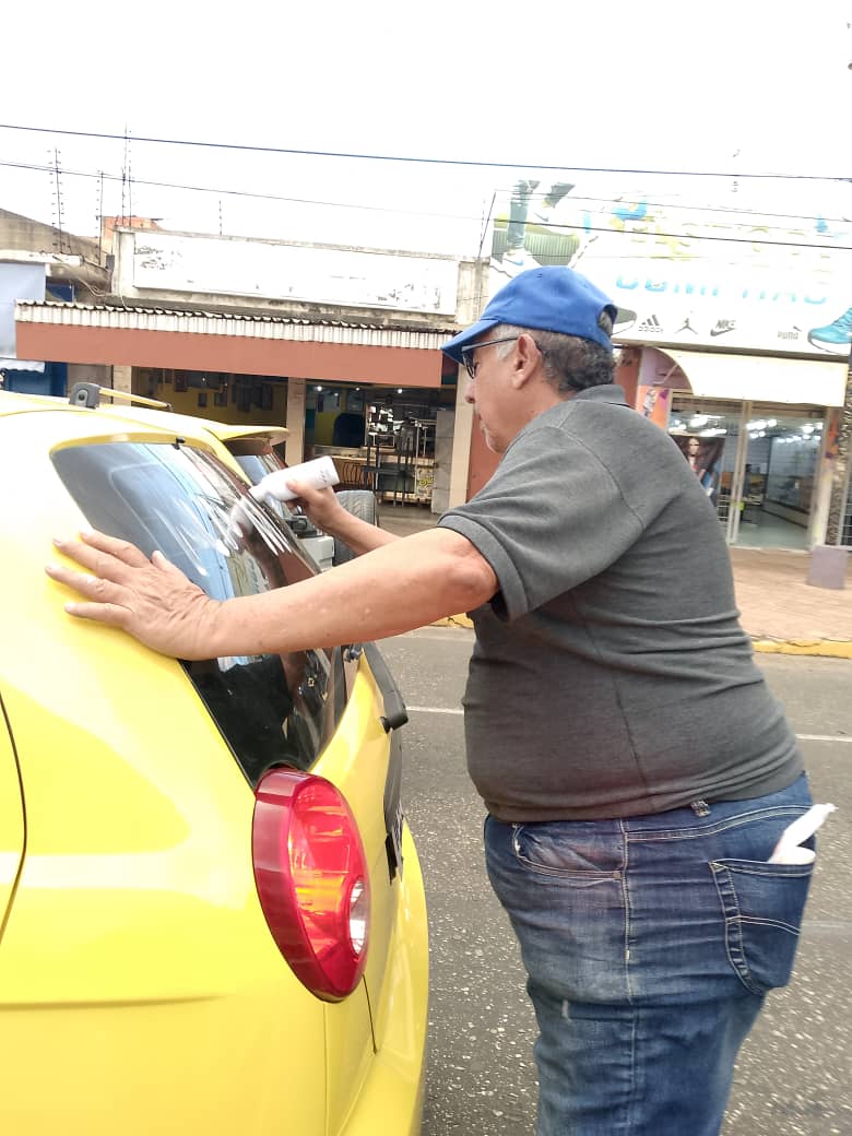 RenacerRep's tweet photo. Hoy acompañamos a realizar la convocatoria del Frente de Trabajadores para el #1eroMayo en El Tigre, Anzoátegui. Con la firme convicción de lograr una nueva Venezuela con estado de derecho y libertad en todos los ámbitos de la República.
#VenezuelaRenace https://t.co/JDyNcA6EG6