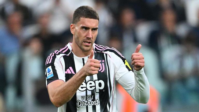 Guidolino8's tweet image. Gazzetta: “#Vlahovic ama la #Juventus: il serbo sta pensando che rinnovare con il club piemontese, anche solo per due anni, sarebbe la cosa giusta. Un rinnovo a cifre simili a quelle di #Yildiz, poco meno, potrebbe chiudere un cerchio aperto da un bel po’, forse troppo.

Il serbo