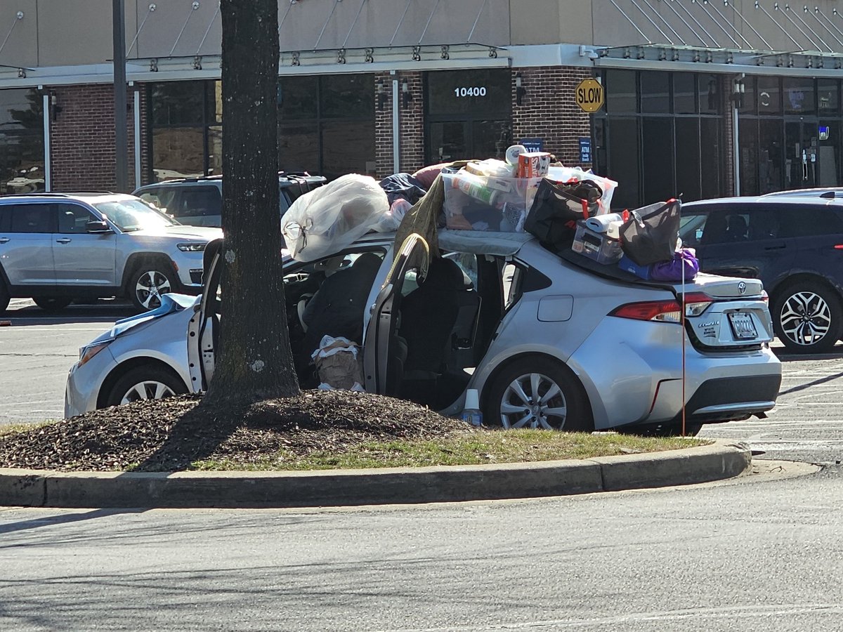 Fat Barney tweet media