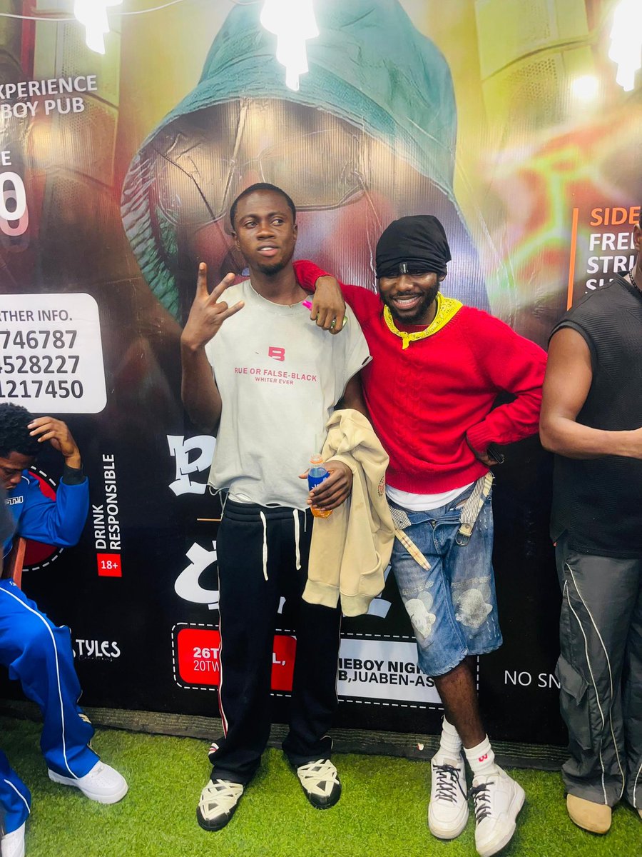 globalboykudom's tweet image. @alabamaexperience got me on the red carpet alongside @ceedorfwinter. Party in the cave last night. Home Boy Pub.📍

#fashion #redcarpet #lifestyle #swag #musiclife #insta #celebrity #twitter #xlifestyle