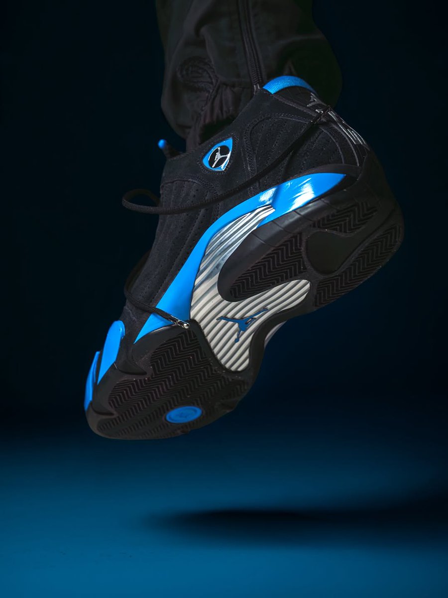 JustFreshKicks tweet media