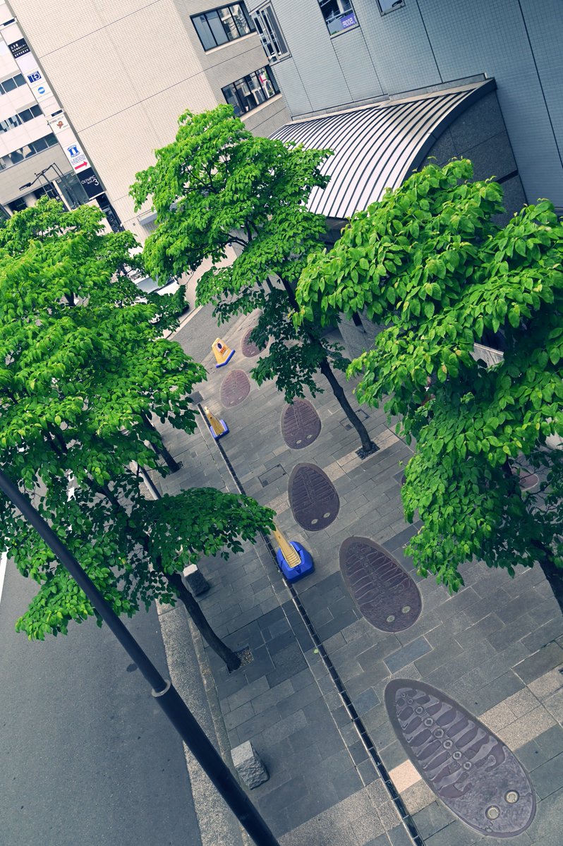 【作品募集中！】
 ＼第12回ファーレ立川アート写真コンテスト／
 
 ファーレ立川アート写真コンテスト作品募集中です！
是非チェックしてください👀

 【ファーレ立川アート 写真コンテスト作品紹介】
 第11回佳作『ASHIATO』（大橋 亮介さん）

#ファーレ立川アート #ファーレ立川
#写真コンテスト
