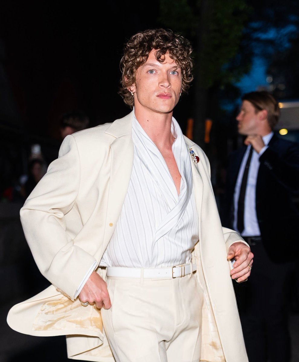 Ale💫|| hudcon’s version📚🏒 tweet media