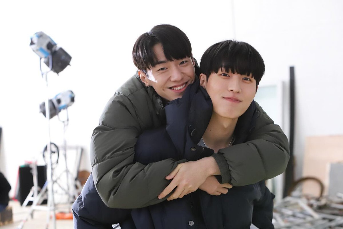 중전 tweet media