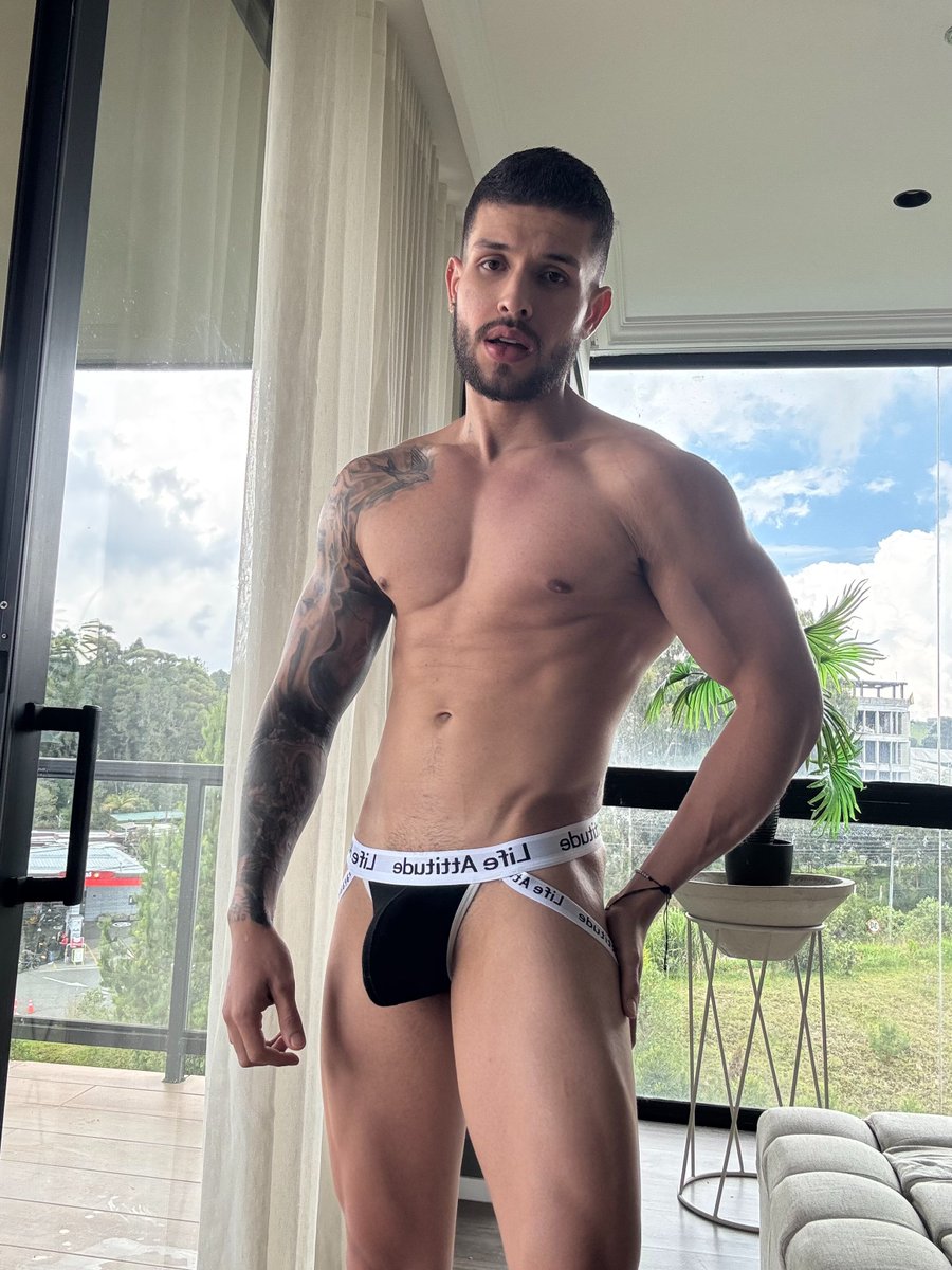 Santos tweet media