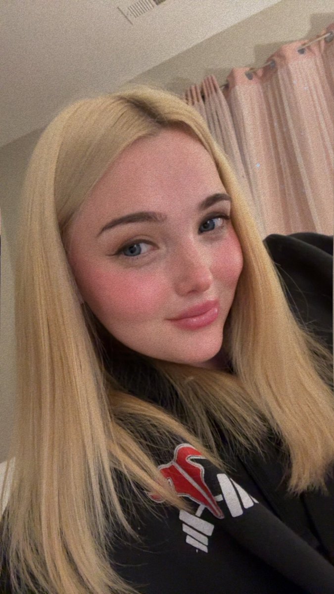 Caroline Grace tweet media