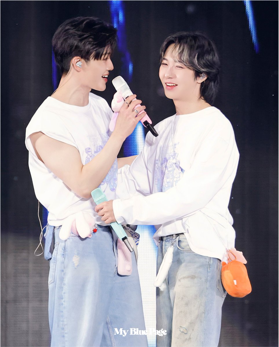 ᴍy ʙʟᴜᴇ ᴩᴀɢᴇ tweet media