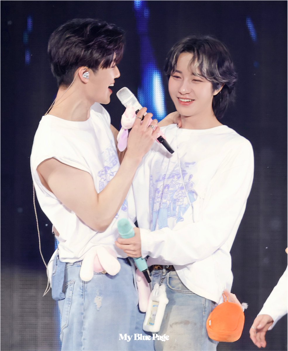 ᴍy ʙʟᴜᴇ ᴩᴀɢᴇ tweet media