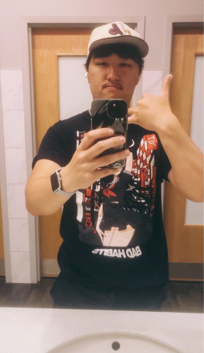 UmbreonMania's tweet photo. Another day 😊 Another Selfie 📸 #aestheticfashion #vibephoto
#maleposes #mirrorposes #gymphoto https://t.co/1sxpQ0nZc8