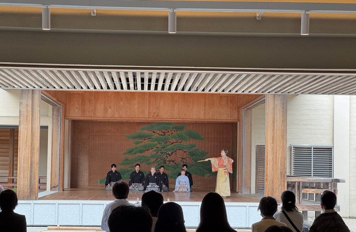olds250's tweet photo. 念願の伊勢神宮⛩️

頭悪いから赤福食べた5分後に手こね寿司頼んじゃって、お腹パンパン！
せっかく来たんだから食べるのは義務！！！

伊勢神宮の内宮はバイク駐車できて、お抹茶や能楽も無料で至れり尽くせり！
お賽銭もっと入れとけば良かったかな？ https://t.co/i45qyD8rGc