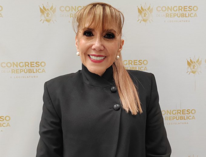 Aguas con las rubias (peliteñidas) peligrosas.