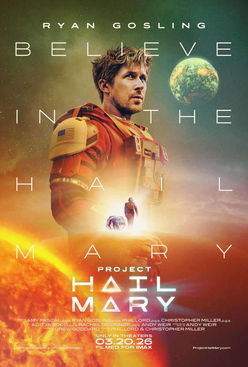 GusceCord's tweet photo. @Bracesco2023 Hay otra imagen con un espectacular de la película First Man con Ryan Gosling, este año precisamente se estreno otra película del mismo actor en el espacio, sera por el atentado de este año? 😱😱😱 https://t.co/0qFamr5eoc
