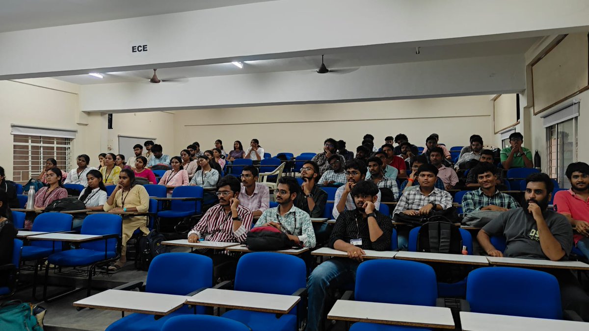 mgithyd's tweet image. MGIT hosted a Digital Wellness session with Brahma Kumaris by Aditi Singhal 📱

Focus: digital overload, “digital calories,” mindful usage &amp;amp; meditation.

Brutal truth — most people aren’t busy, just distracted.

#MGIT #DigitalWellness #MentalHealth