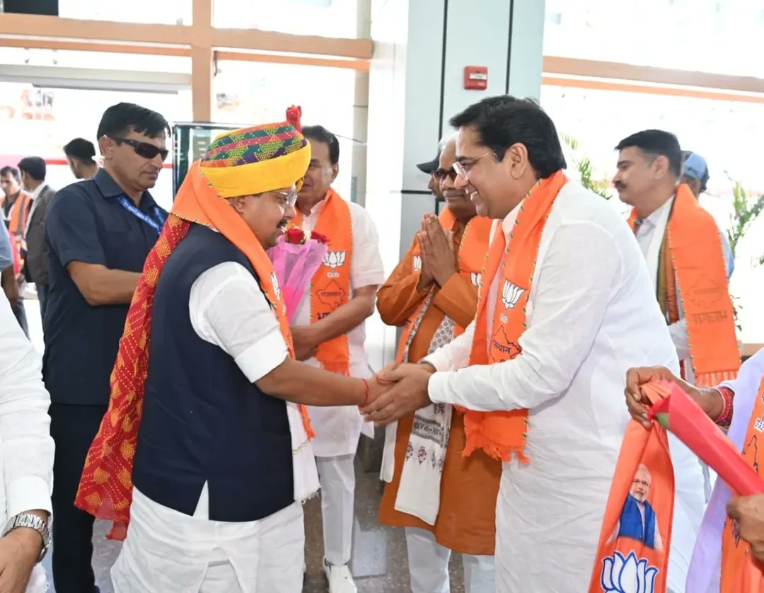 TeamSureshrawat's tweet image. भाजपा राष्ट्रीय अध्यक्ष श्री Nitin Nabin जी के प्रथम राजस्थान प्रवास पर जयपुर आगमन के अवसर पर आत्मीय स्वागत-अभिनंदन।
उनका मार्गदर्शन संगठन को नई ऊर्जा, नई दिशा और नई मजबूती देगा।
#SSR #Jaipur #Bjp4Rajasthan #Bjp #NitinNabin