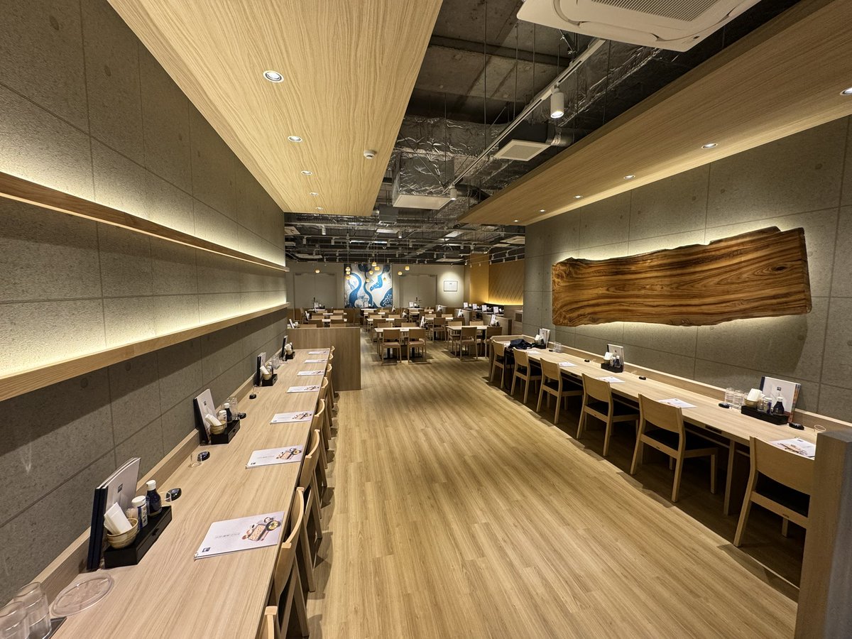 本日大戸屋佐世保四ヶ町店オープンいたしました。
早速たくさんのお客様のご来店ありがとうございます。
2回のテナントなので分かりずらいかもしれませんが、皆様のご来店心よりお待ちしております🙇‍♂️🙏

中の人の大戸屋verが見れるかも？🤫🔥