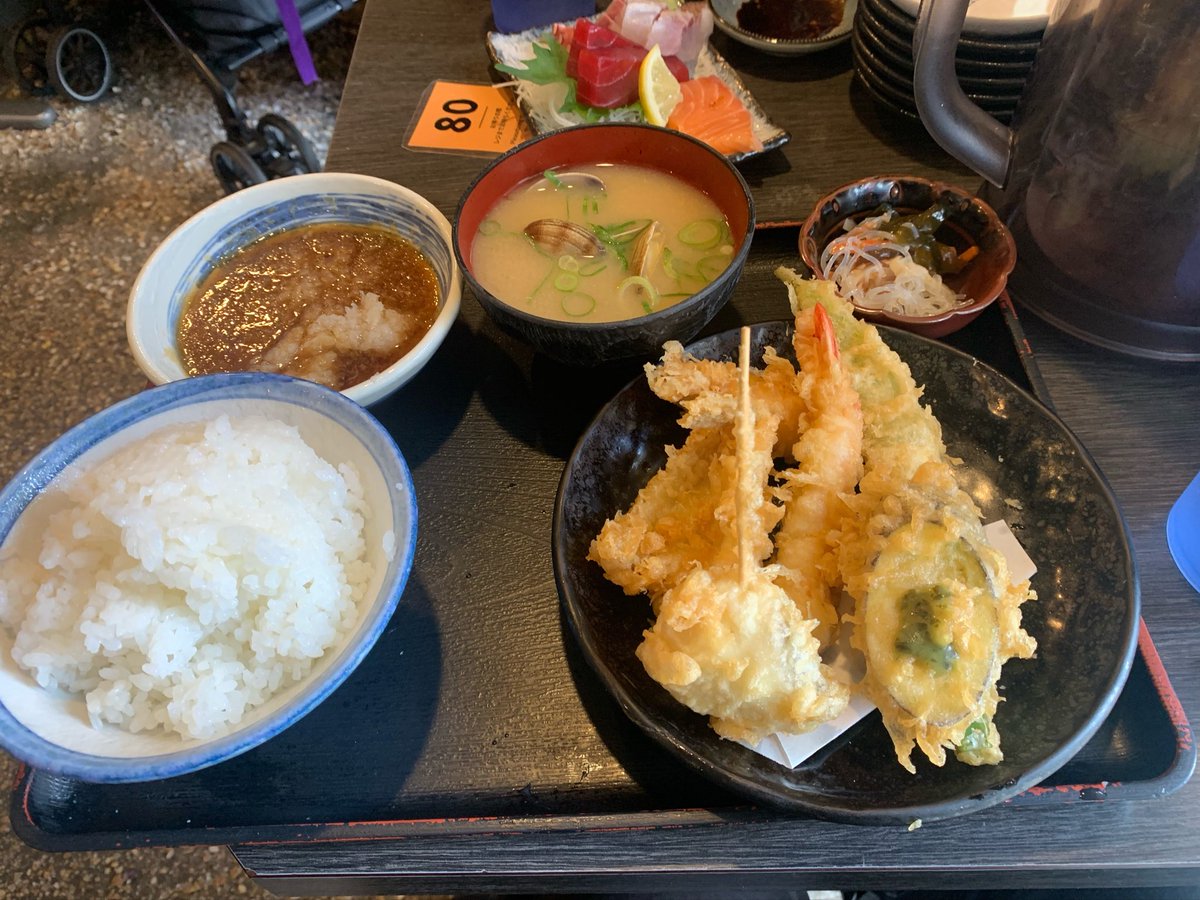 axtu_kun's tweet photo. 友達と昼ご飯🍚

どんなにAIが発達しても友達と向き合って、壁打ちするにしか得られないものがある！❤️‍🔥 https://t.co/uEvGrnk0kg