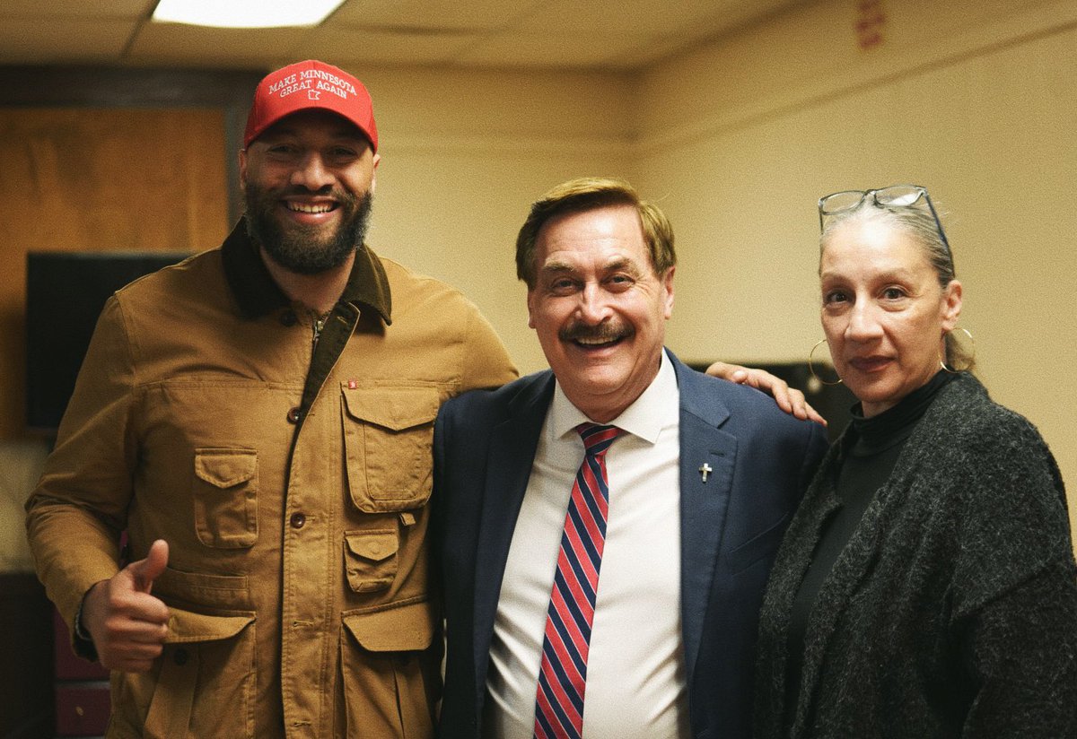 Highway_30's tweet image. I brought my mom to see Mike Lindell tonight in Two Harbors. Thank you Catherine Miller (my dear friend) and the Lake County Republicans for letting me introduce Mike Lindell... What an honor and getting images like this is absolutely priceless! 

Royce White for U.S. Senate MN