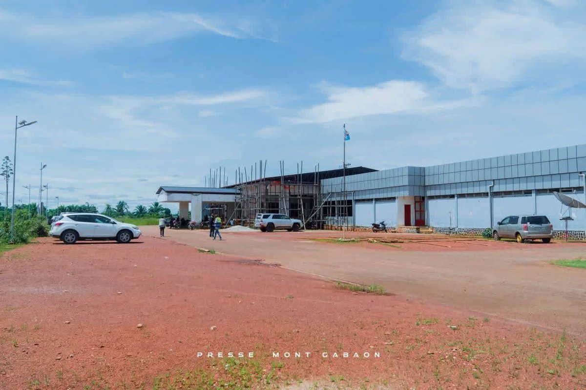 HermelineN95106's tweet photo. 🔴#RDC—— Un élan de développement émerge dans la grande orientale  
en images, l'aéroport d'#Isiro—#Matari, dans le #Haut_Uele, en pleine transformation. https://t.co/a5MRUcZsiZ