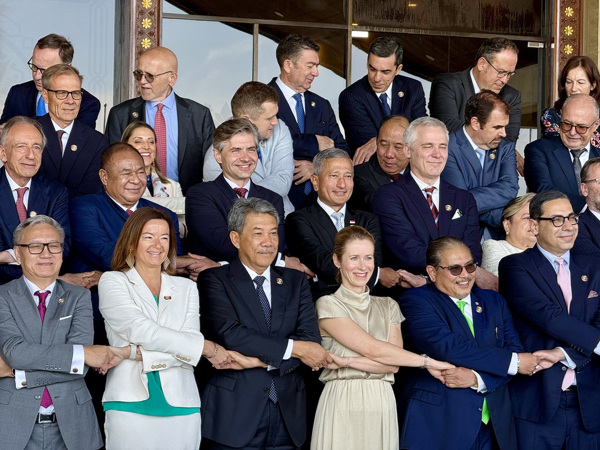 BudrysKestutis's tweet image. 1/6
Thank you H.E, 🇧🇳 Foreign Minister II Dato Erywan in Bandar Seri Begawan for hosting 25th #EU-#ASEAN Ministerial Meeting. Strong engagement and dialogue are essential as our partnership continues to deepen.