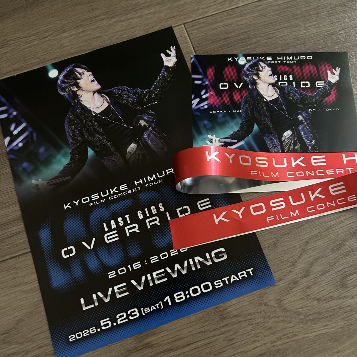 akeju396's tweet photo. ✨ KYOSUKE HIMURO LAST GIGS OVERRIDE✨•Zepp Namba 4/25
���場の照明やスモーク等の演出が
感動的でした‼︎
銀テープが降るなんて思っていなかった🥹
ありきたりな言葉だけど最高に良かった⤴︎本当に。ありがとうございました💗
翌日は蔦屋書店梅田のギャラリーへ。

#氷室京介 #lastgigsoverride https://t.co/Q2MynPBI90
