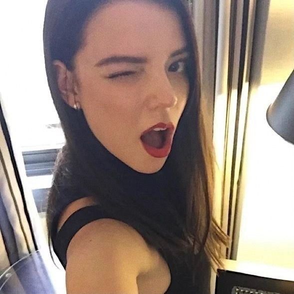 louise taylor-joy tweet media