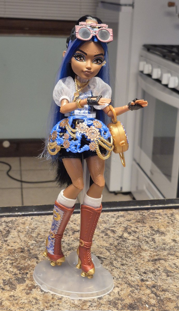 josie with an F tweet media