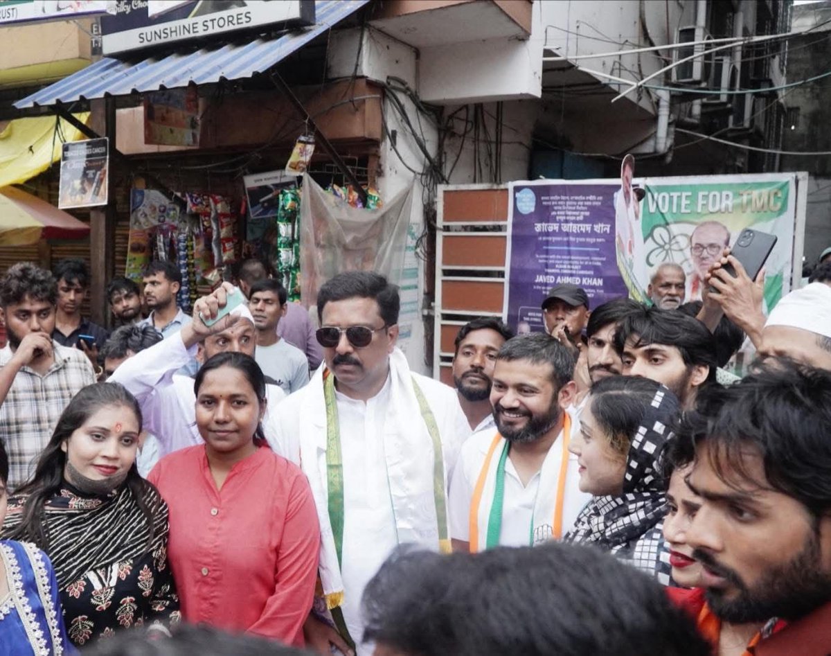 NasirHussainINC's tweet image. 27 April 2026 | 📍Kasba, West Bengal

At the Kasba Assembly Constituency yesterday for the election campaign roadshow in support of INC candidate Shri Zeshan Ahmad, alongside Shri @kanhaiyakumar, AICC In-charge (NSUI).

#Kasba #WestBengal #ElectionCampaign #Roadshow #Congress